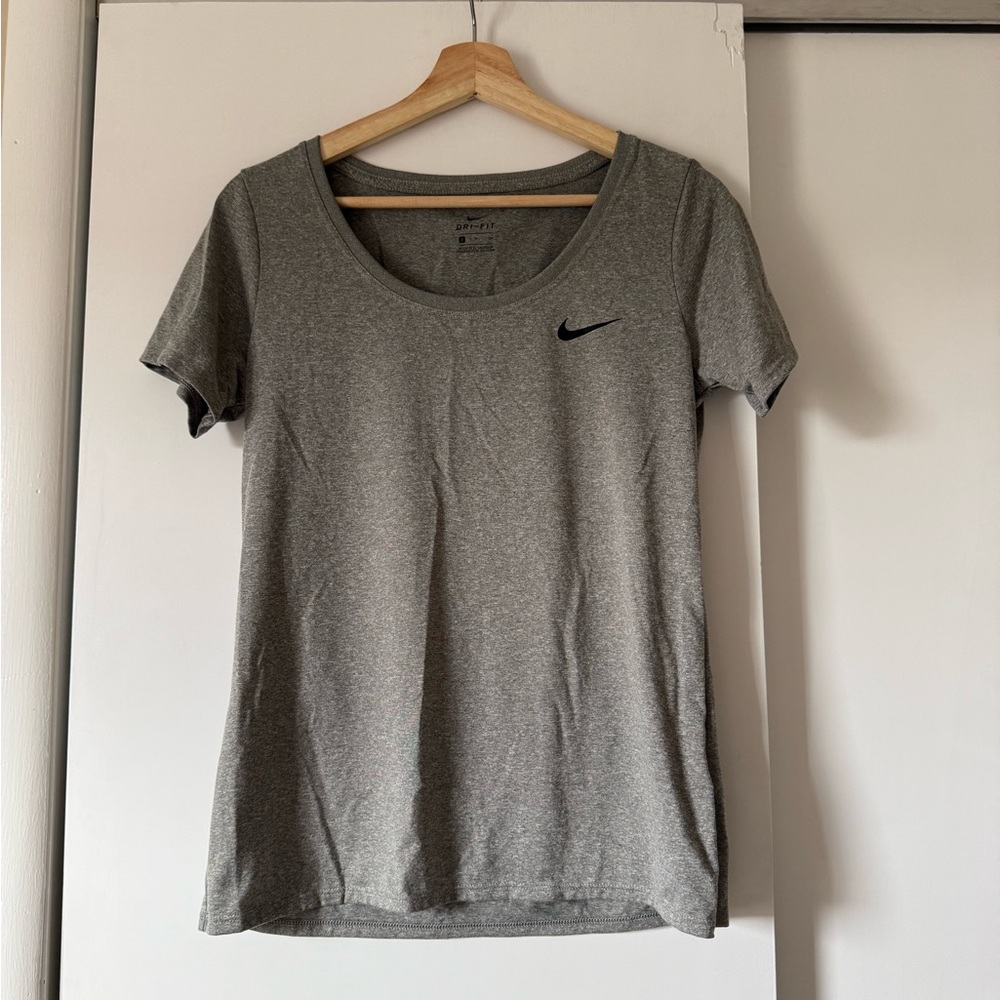 Nike Women's Heather Gray Short Sleeve Tee